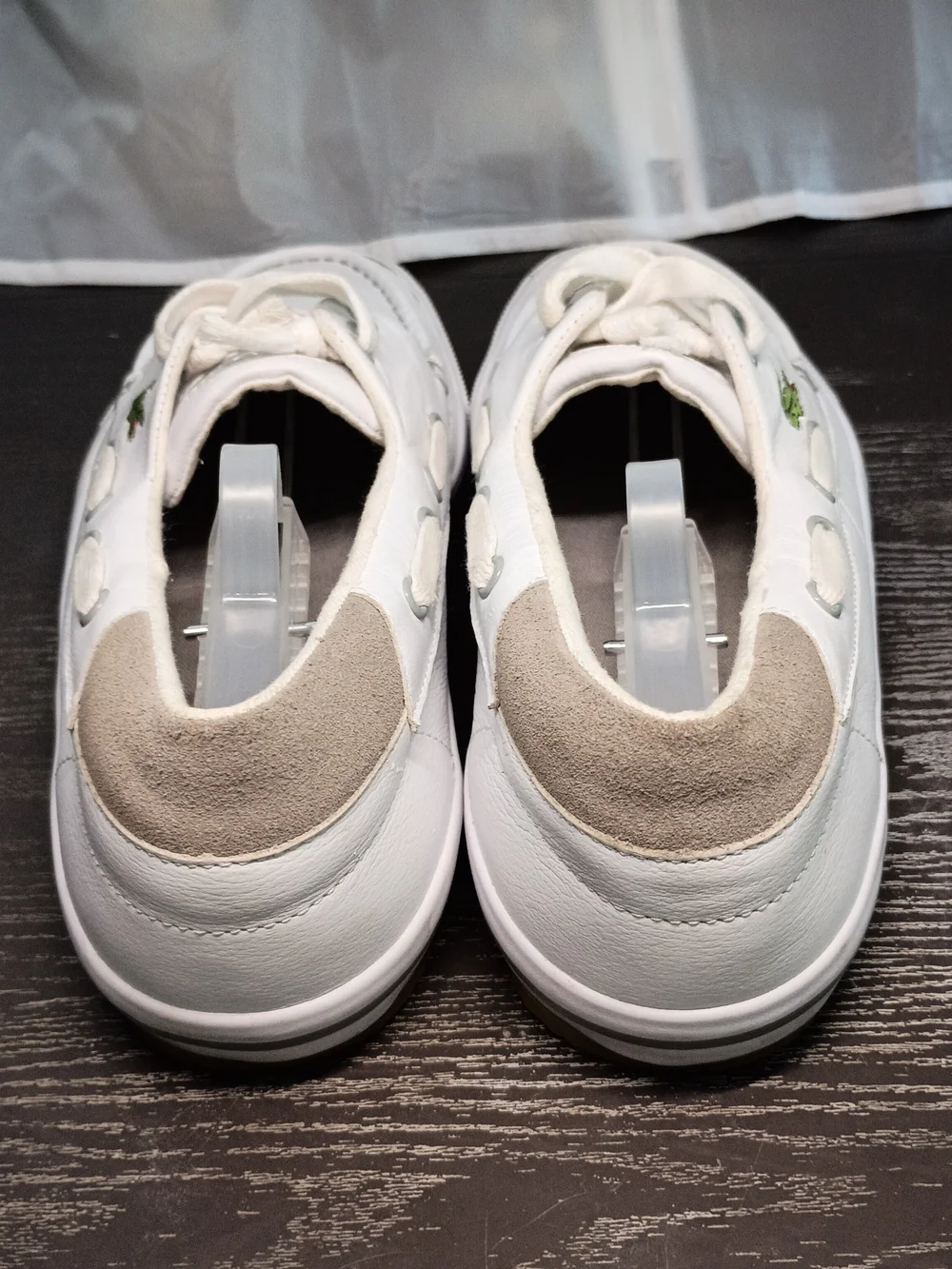 Lacoste Men's 10M White Leather Boat Shoes with Lace-Up Design.  Like New.